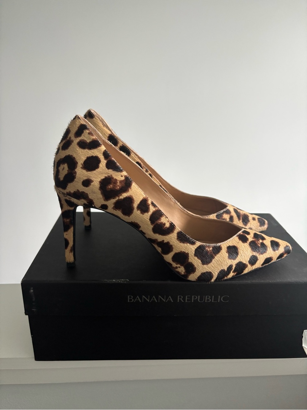 Banana Republic Madison 12 hour Leopard Print Pointed Toe Pumps - Tan/Black